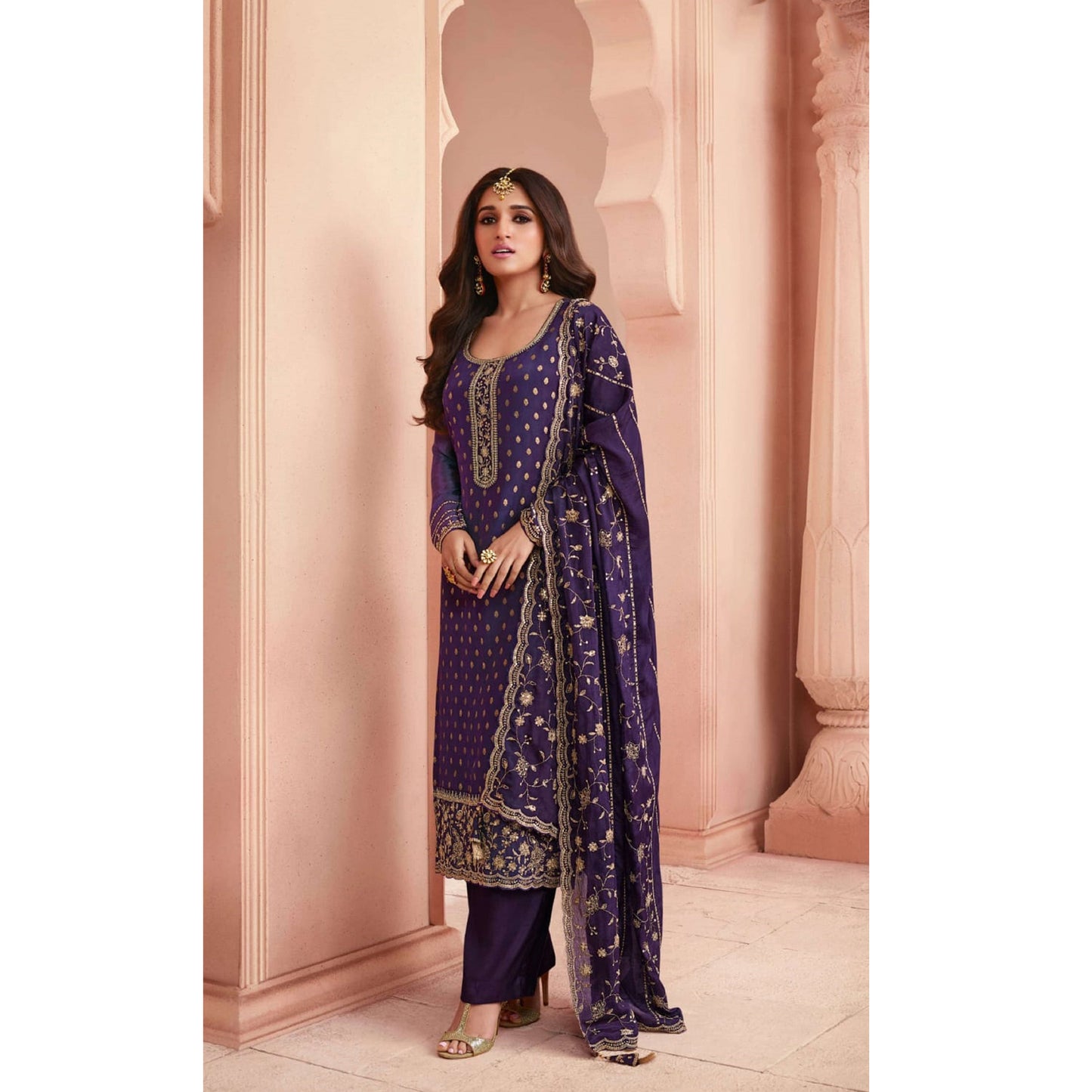 Beautiful Salwar Kameez For Pakistan-Indian Women