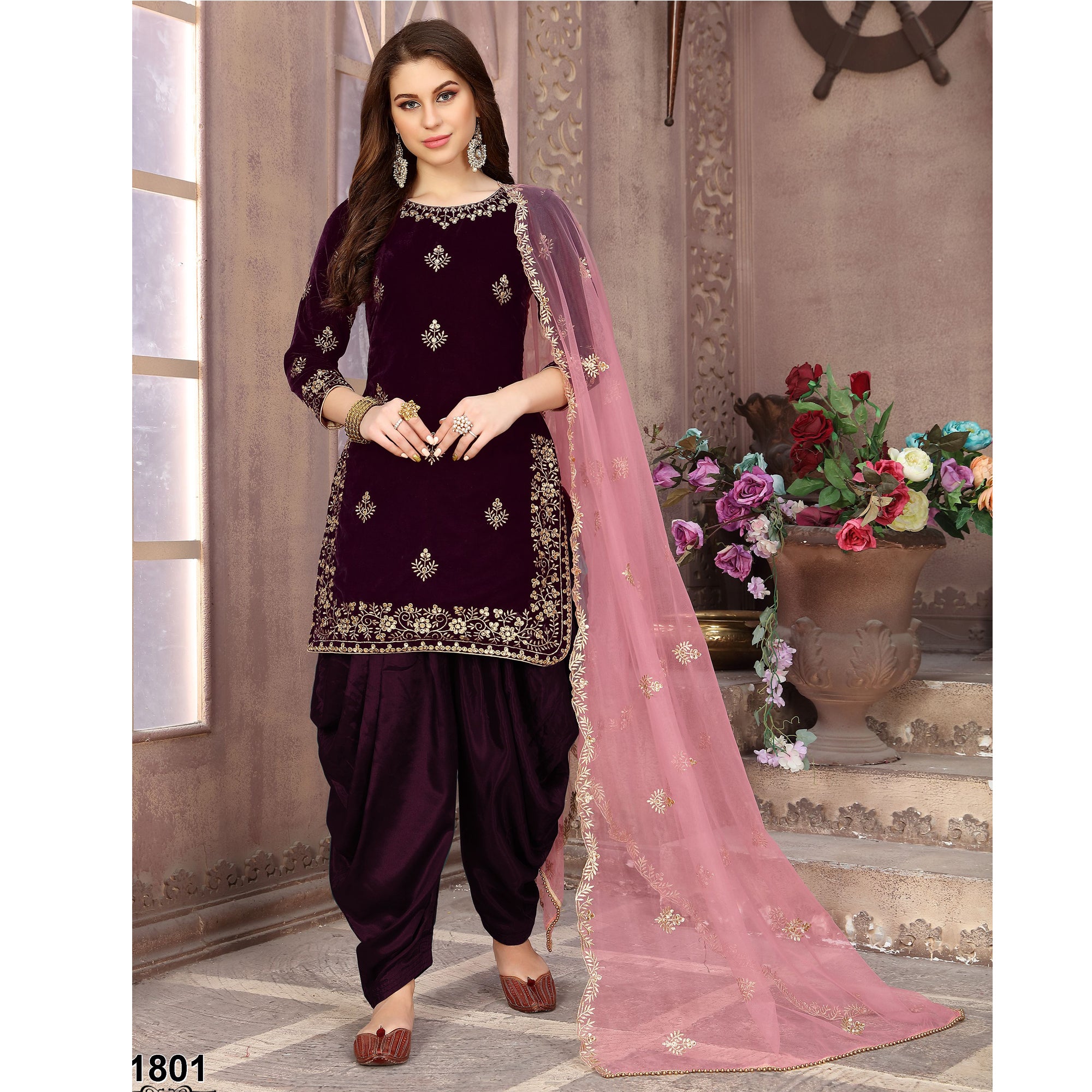 Punjabi Wedding Wear Beautiful Velvet Fabric Wear Kameez Patiyala Suits